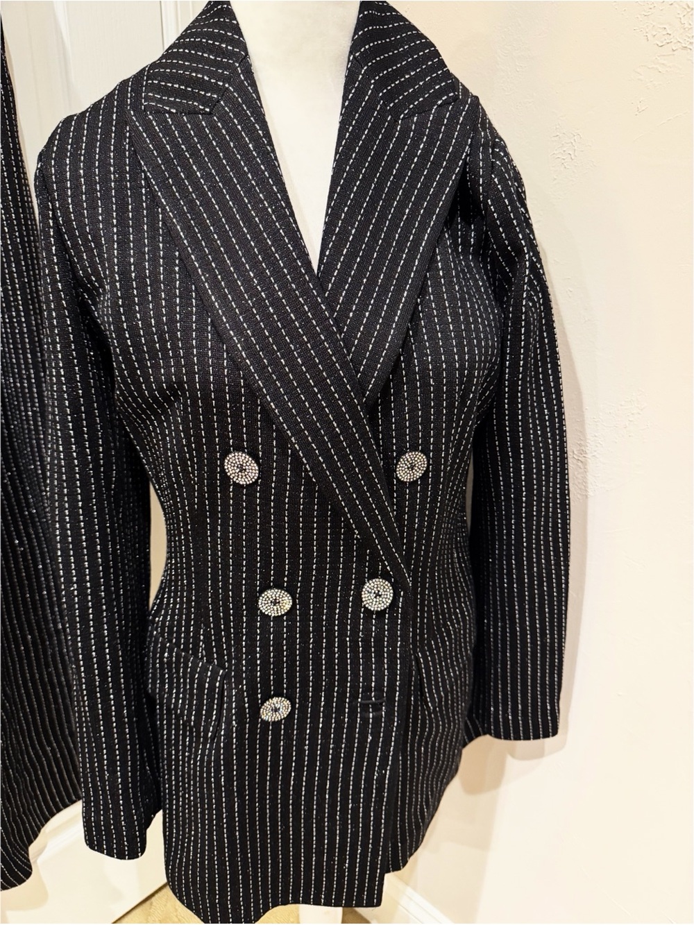 NWT St John Black Pinstripe Double-Breasted Blazer & Pants Set. - Picture 2 of 4